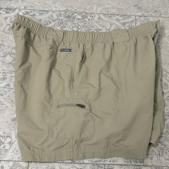 Columbia Womens Active Nylon Shorts Beige Tan | SZ XL 5.5” Inseam - Picture 6 of 7
